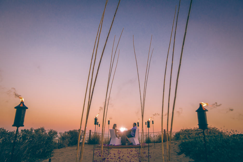 cabo wedding photographer- bride and groom at susnset